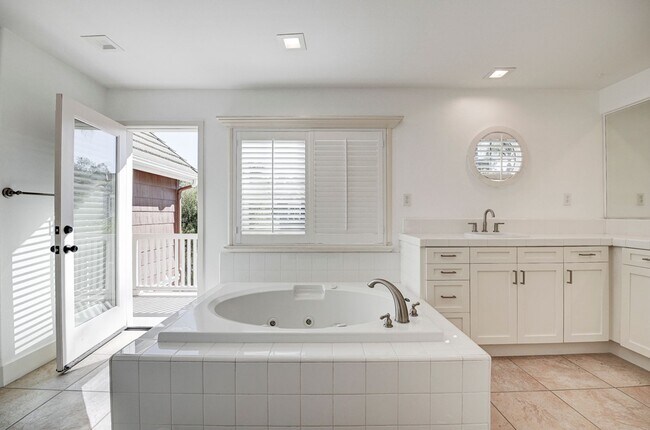 Building Photo - Amazing LARGE home in Ladera Ranch!