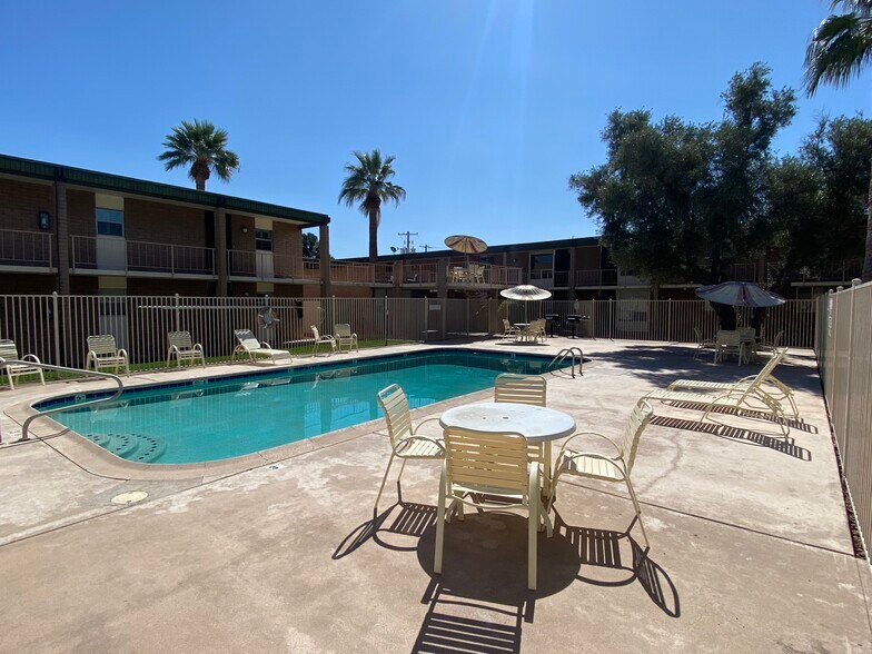 Building Photo - 3737 E Turney Ave