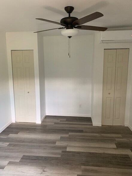 Bedroom - 240 Hollywood Blvd SE