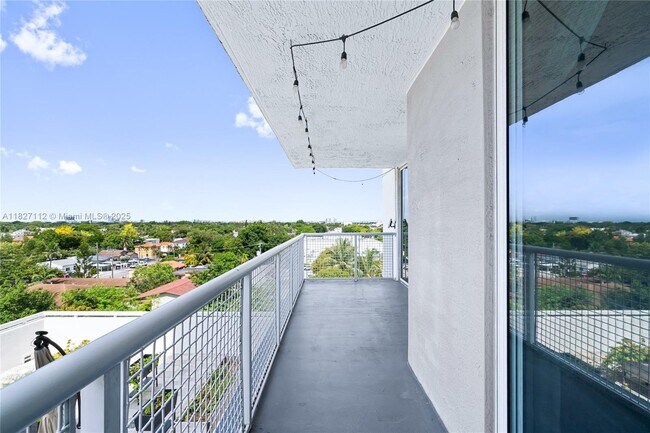Building Photo - 900 SW 8th St