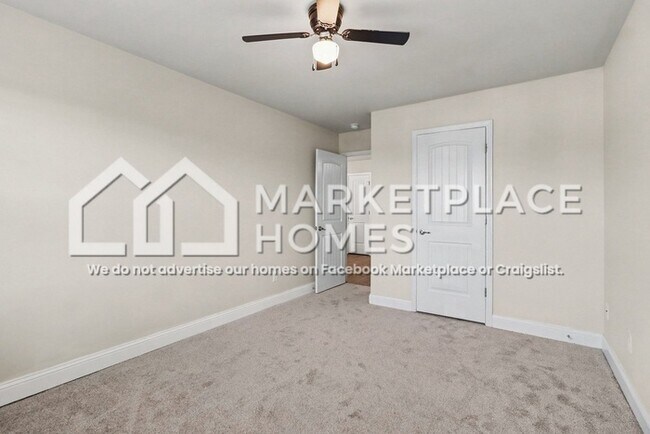 Building Photo - 6121 Hickory Ln Dr