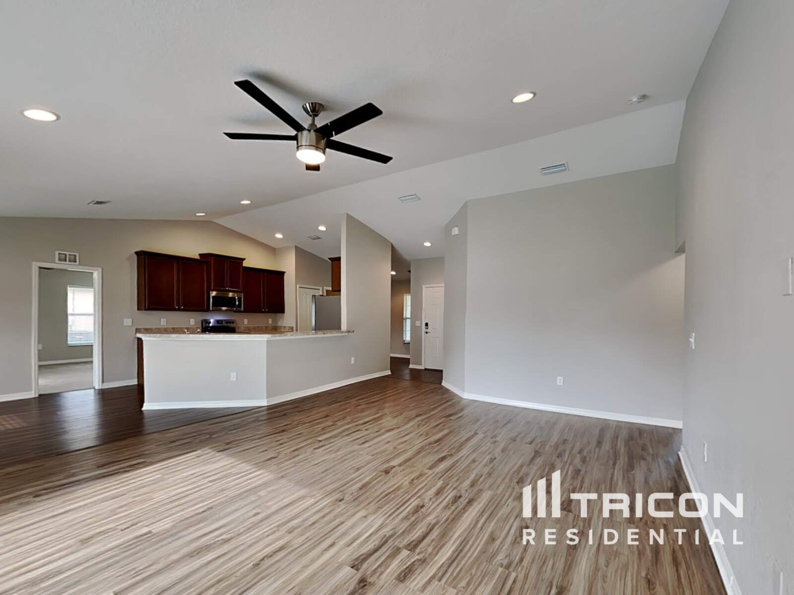 Building Photo - 113 Solis Dr