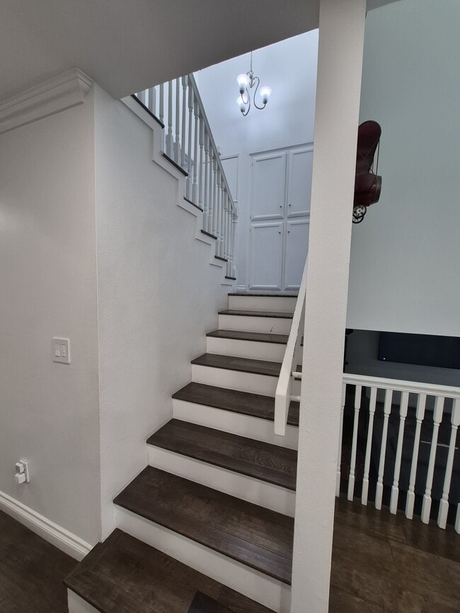 Building Photo - 5313 Sevilla Ct