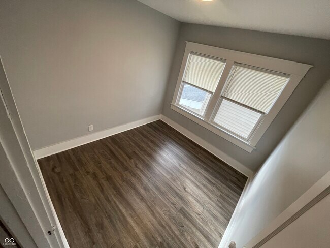 Building Photo - 129 W Hendricks St