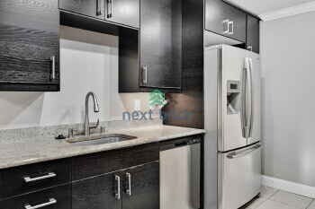 Building Photo - Beautiful home with 2 beds, 1 baths for rent Live in the Heart of Bellevue!