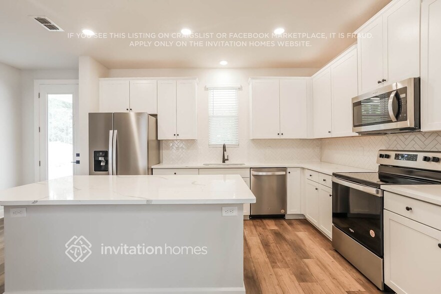 Building Photo - 875 Morgans Treasure Rd