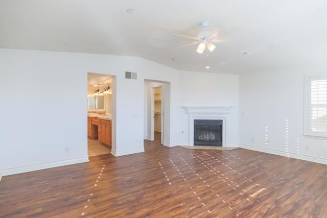 Building Photo - 415 N Cedros Ave