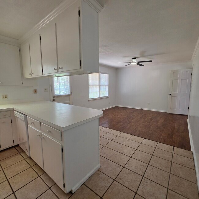 Building Photo - 2625 Partridge Dr