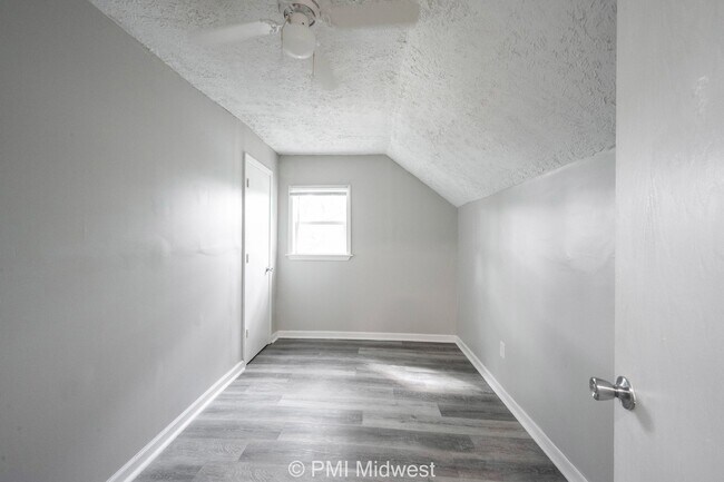 Building Photo - "Spacious 4-Bedroom Home on Orange Street with 2 Full Baths and 2260 Sq. Ft. in Indianapolis!"