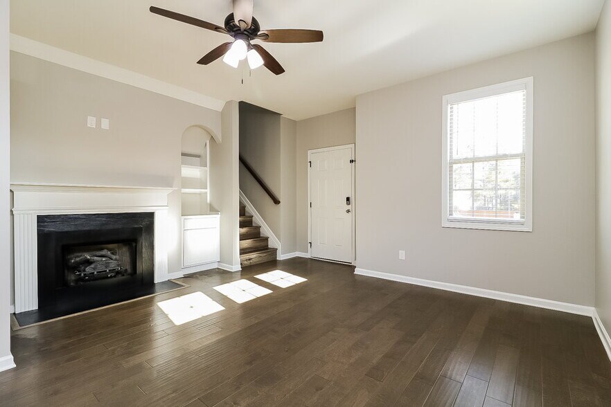 Building Photo - 67 Dropseed Ln