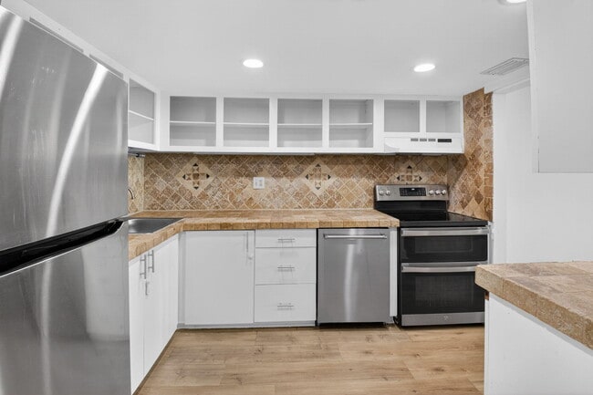 Building Photo - 4761 NW 2nd Ave