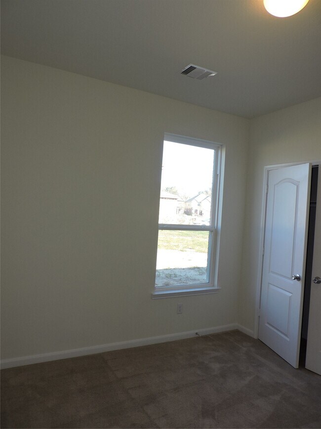 Building Photo - 1122 Epworth Ct.