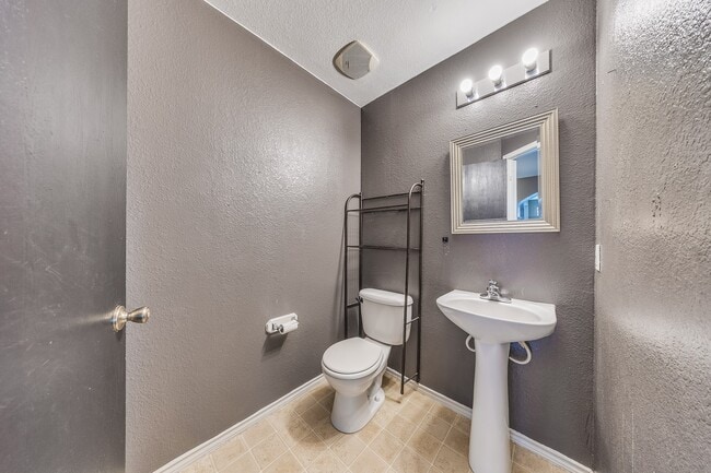 Building Photo - 20119 Baron Brook Dr