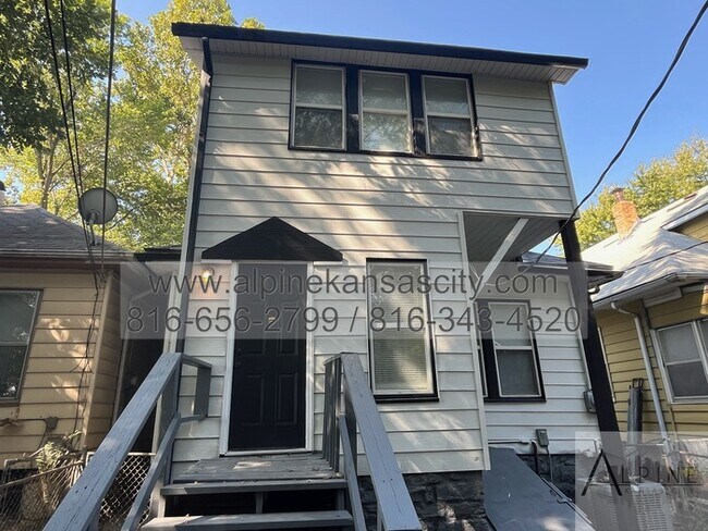 Building Photo - Updated NE Home, Garage, Section 8 OK! Fenced!
