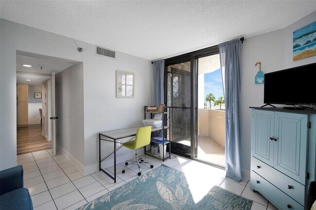 Building Photo - 6035 Sea Ranch Dr