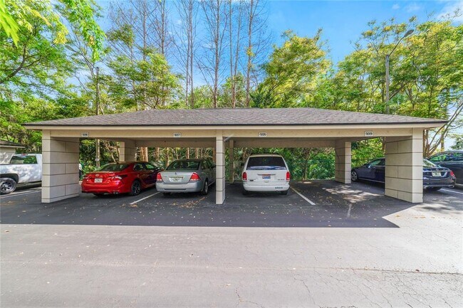 Building Photo - 1055 Kensington Park Dr