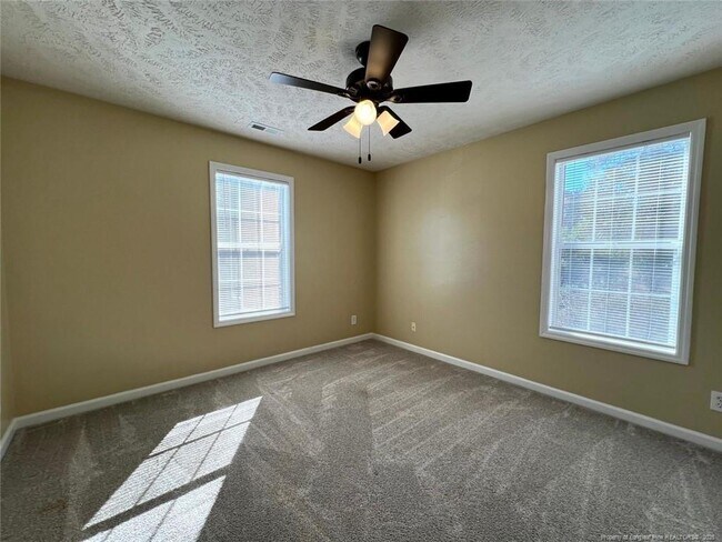 Building Photo - 372 Bubble Creek Ct
