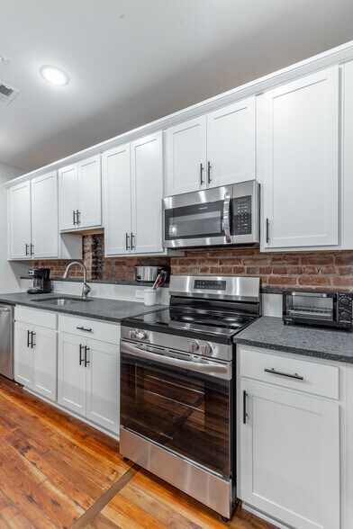 Building Photo - 1108 McCallie Ave