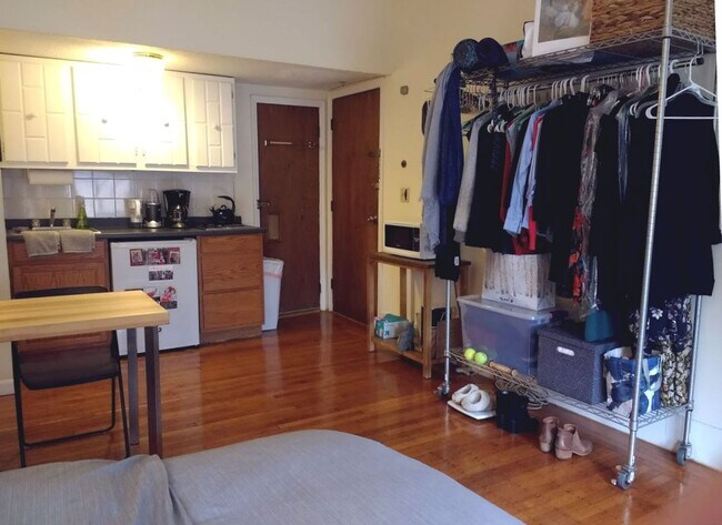 Building Photo - NO FEE!! GREAT DEAL IN PRIME LOCATION!!!  KENMORE STUDIO WITH DISHWASHER AVAILABLE 9/1
