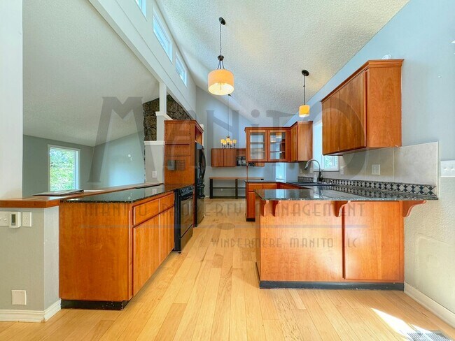 Building Photo - *COMING SOON* Entertainer's Delight - Spra...