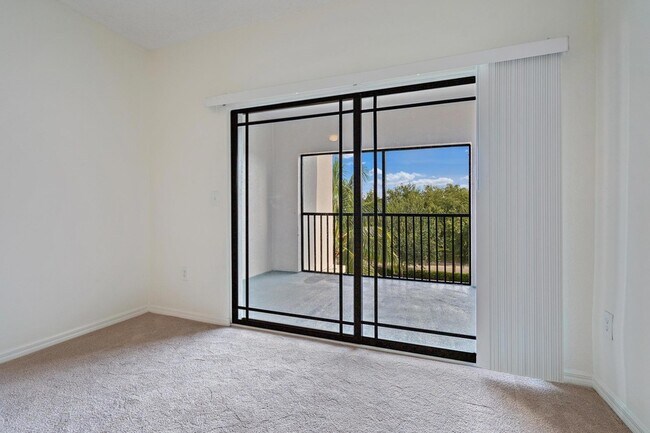 Building Photo - 3022 Alcazar Pl