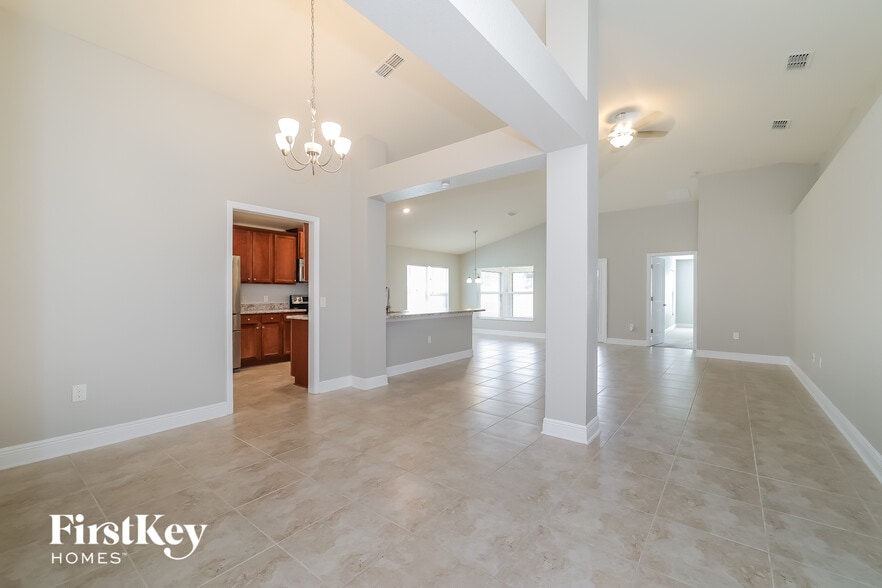 Building Photo - 403 Buchannan Dr