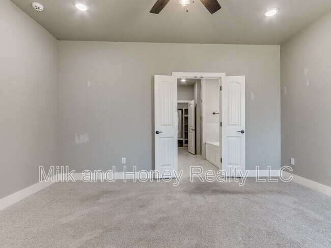 Building Photo - 3212 Hayven Cir