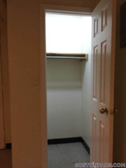 Building Photo - 165 Hemenway St