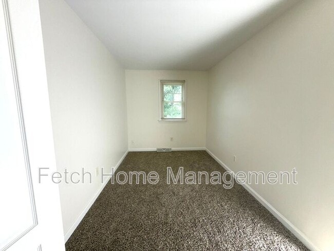 Building Photo - 55 Beech Ln