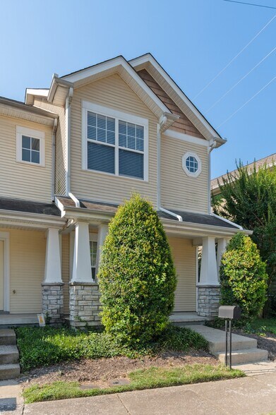 Primary Photo - 809 Benton Ave