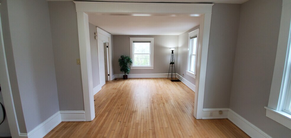 Building Photo - 510 S Academy St #2