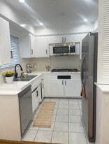 Building Photo - 855 Moraga Dr