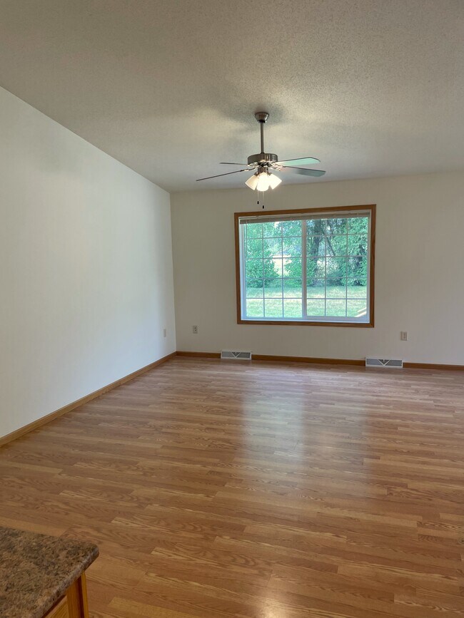 Building Photo - 1900 Crooked Ave