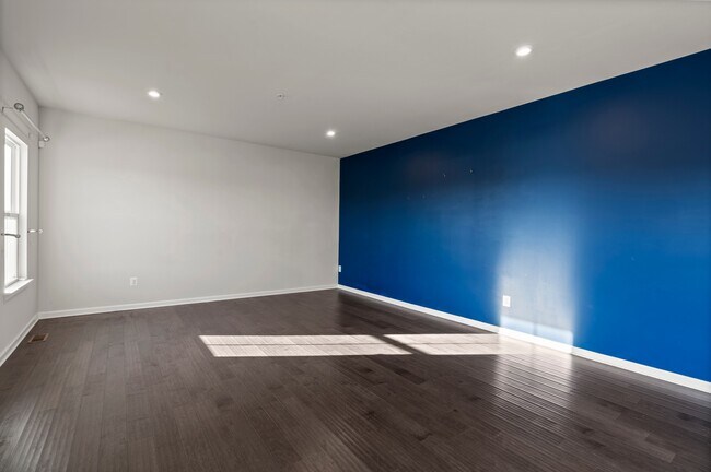 Building Photo - 311 Sunrise Ct