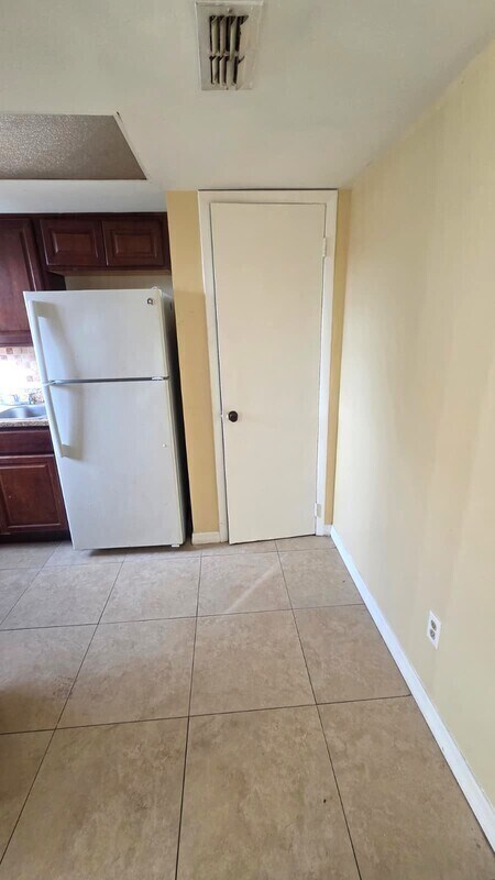 Building Photo - 34 S Ortman Dr