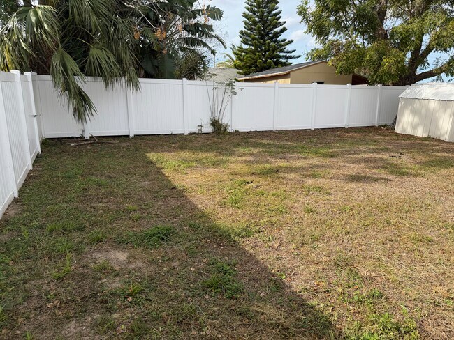 Building Photo - 4233 Mesa Dr