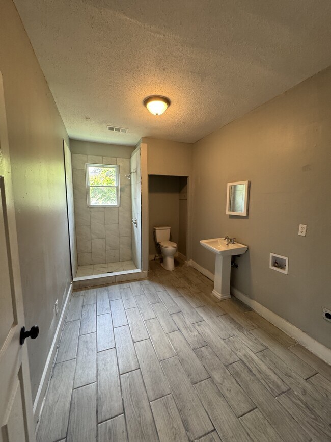 Building Photo - 444 Honduras Dr