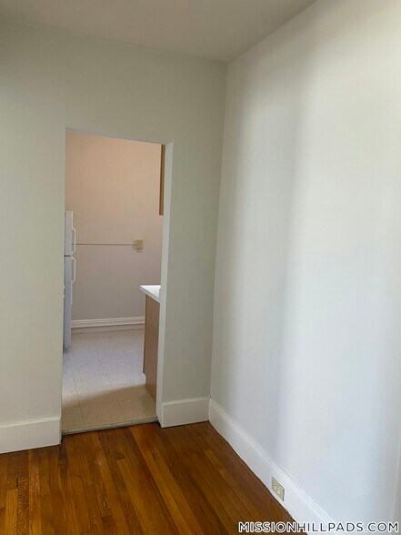 Building Photo - 49 Worthington St
