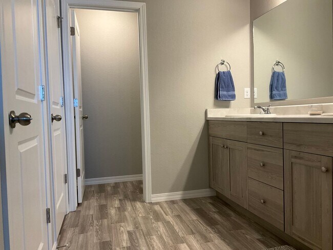 Building Photo - Beautiful Townhome in Townes At Woodmen Heights