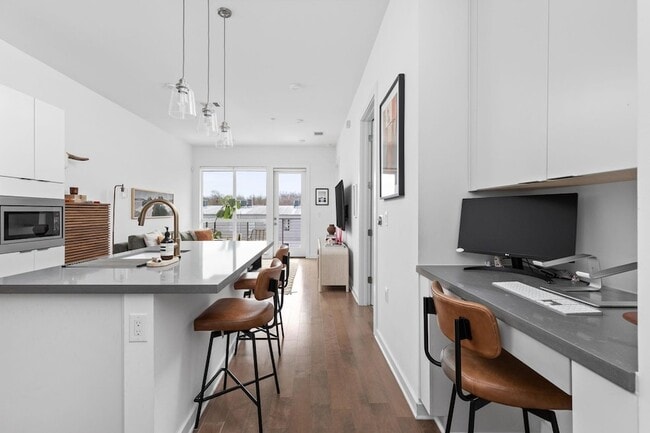 Building Photo - 207 W Johanna St