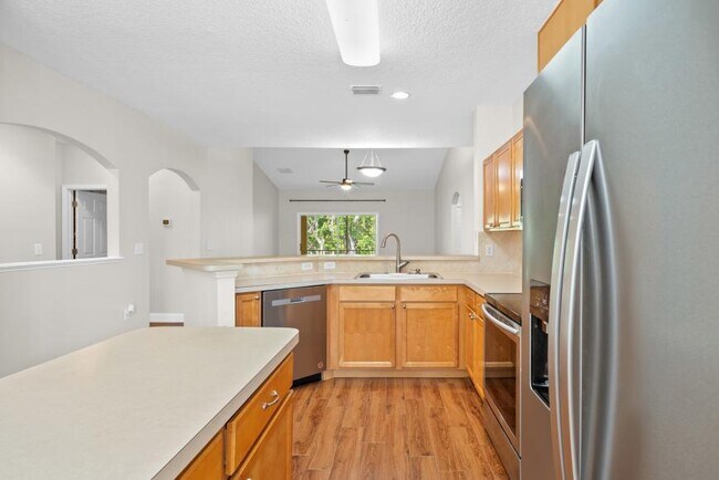 Building Photo - 3 bedroom in Jacksonville FL 32258