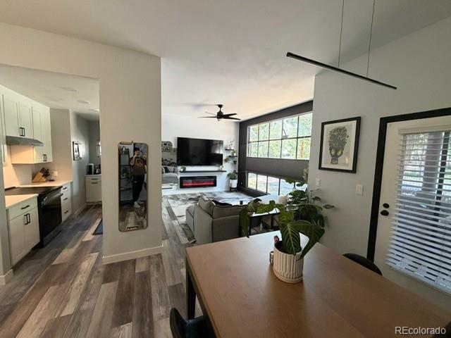 Building Photo - 2403 Glenarm Pl