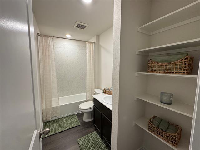 Building Photo - 2948 Shoemaker Dr