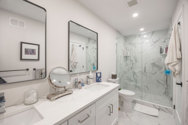 Building Photo - Newbold Square Church