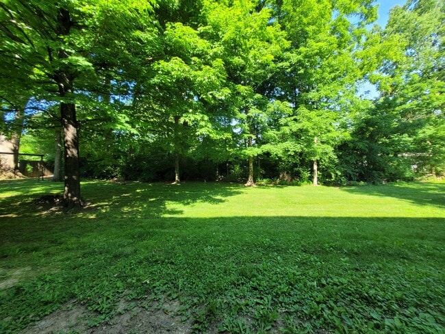 Building Photo - 3 Bedroom, 2.5 Bath Townhouse in Beavercreek!
