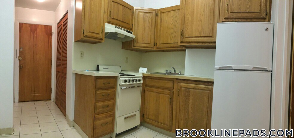 Building Photo - 1223 Beacon St