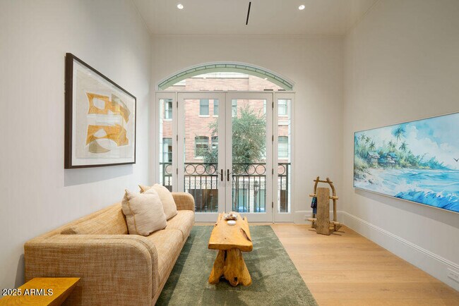 Building Photo - 50 W Palm Ln