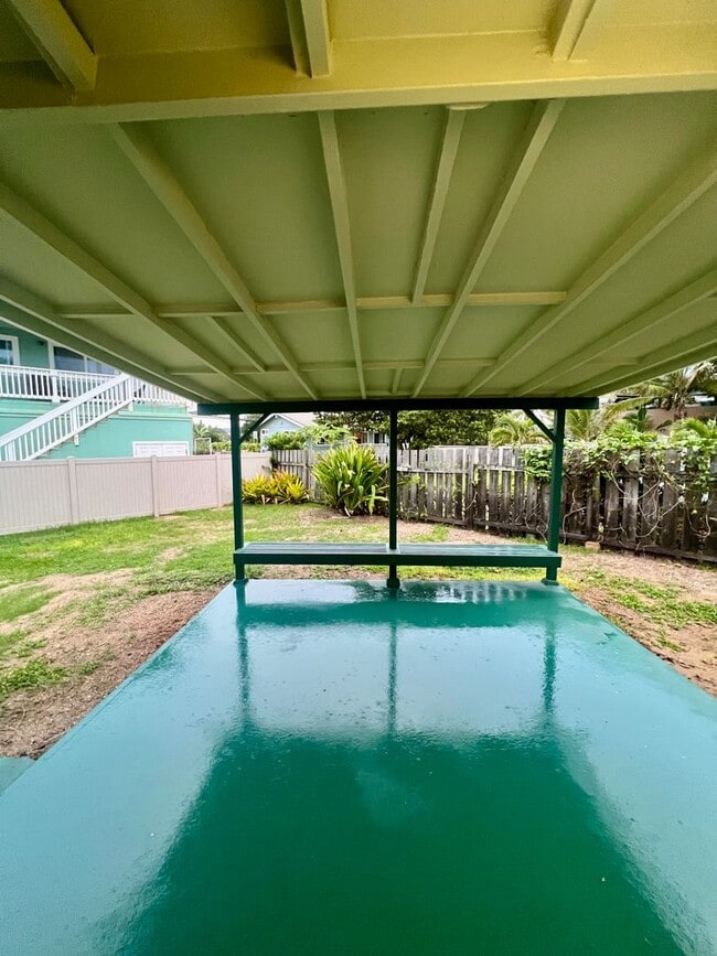 Building Photo - Beautiful, Bright & Airy Beach House--3Beds, 2Baths with Yard