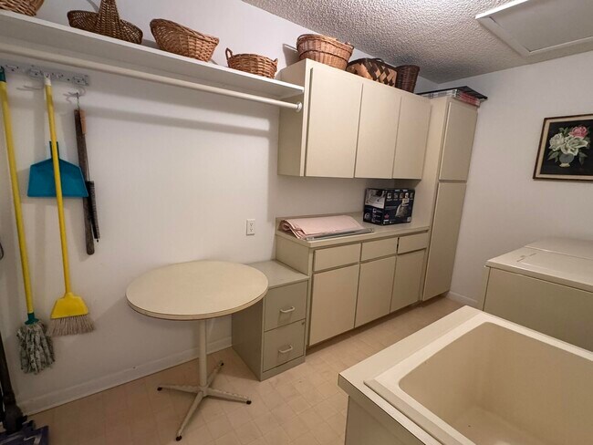 Building Photo - 801 Sabal Ridge Cir
