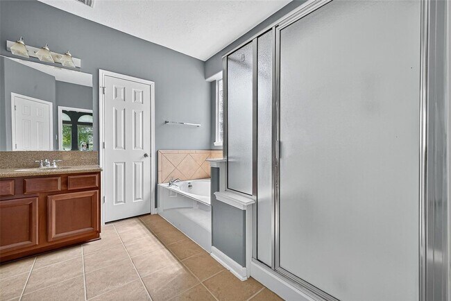 Building Photo - 10815 Lake Raven Ct